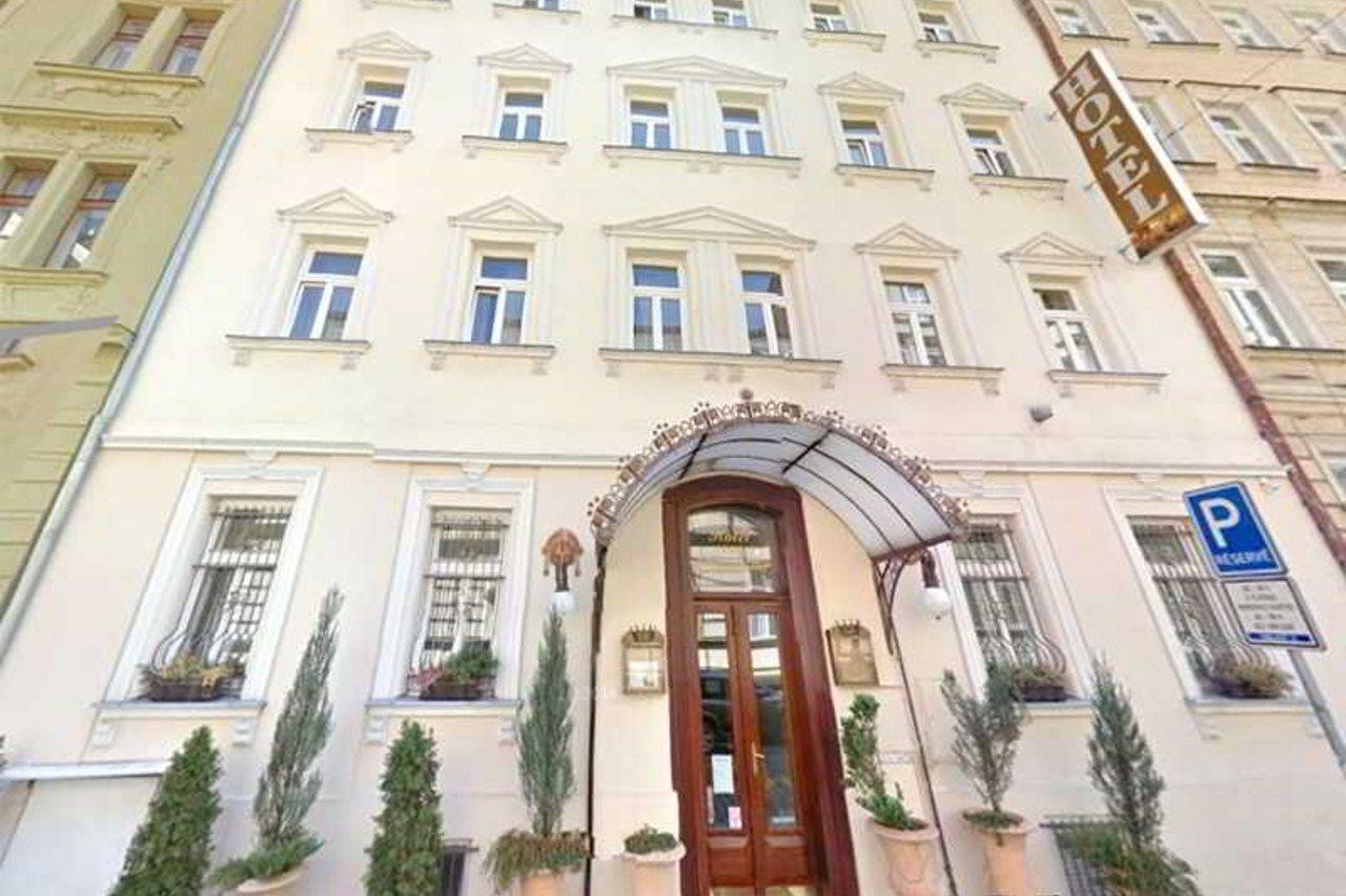 Hotel Donatello ปราก ภายนอก รูปภาพ