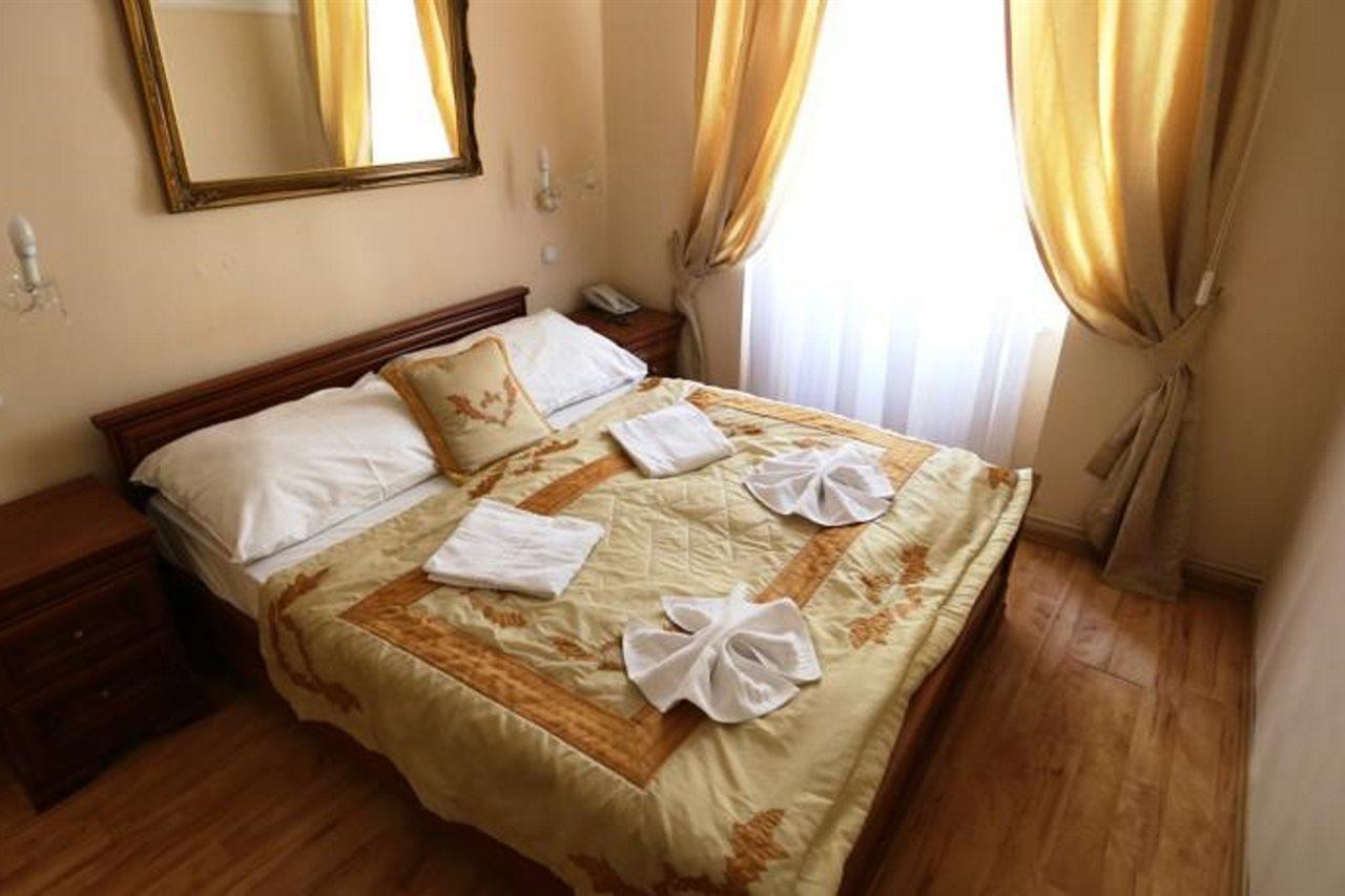 Hotel Donatello ปราก ภายนอก รูปภาพ