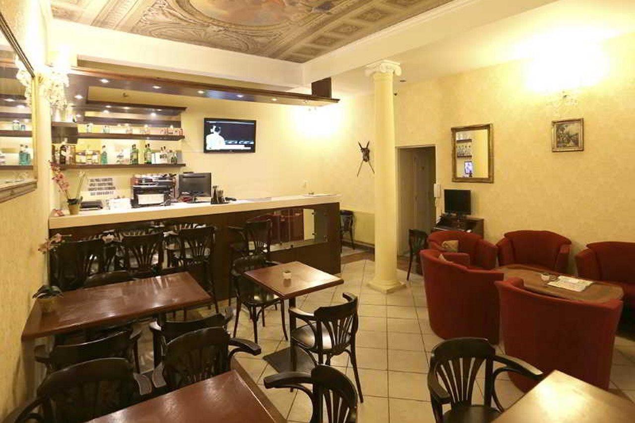 Hotel Donatello ปราก ภายนอก รูปภาพ