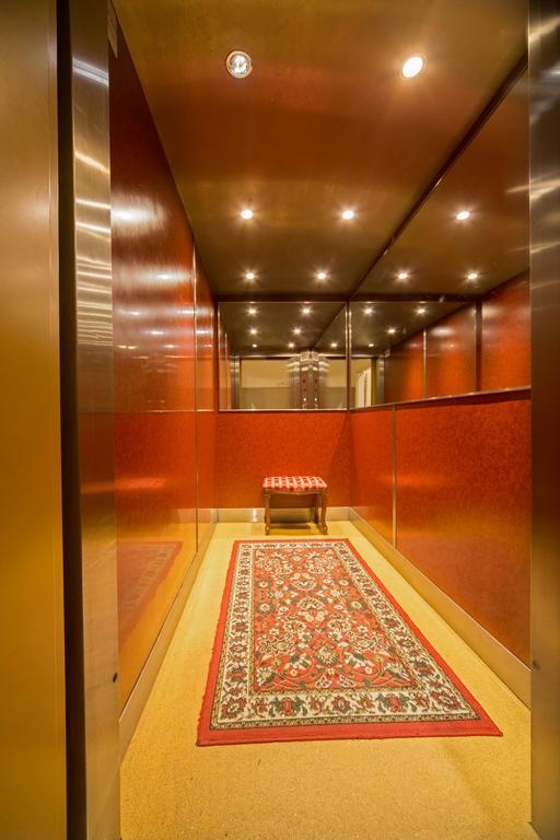 Hotel Donatello ปราก ภายนอก รูปภาพ