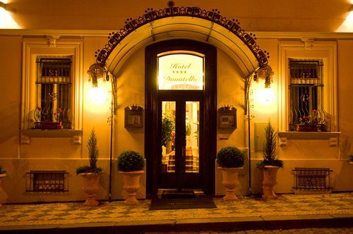 Hotel Donatello ปราก ภายนอก รูปภาพ