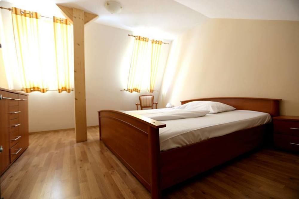 Hotel Donatello ปราก ภายนอก รูปภาพ