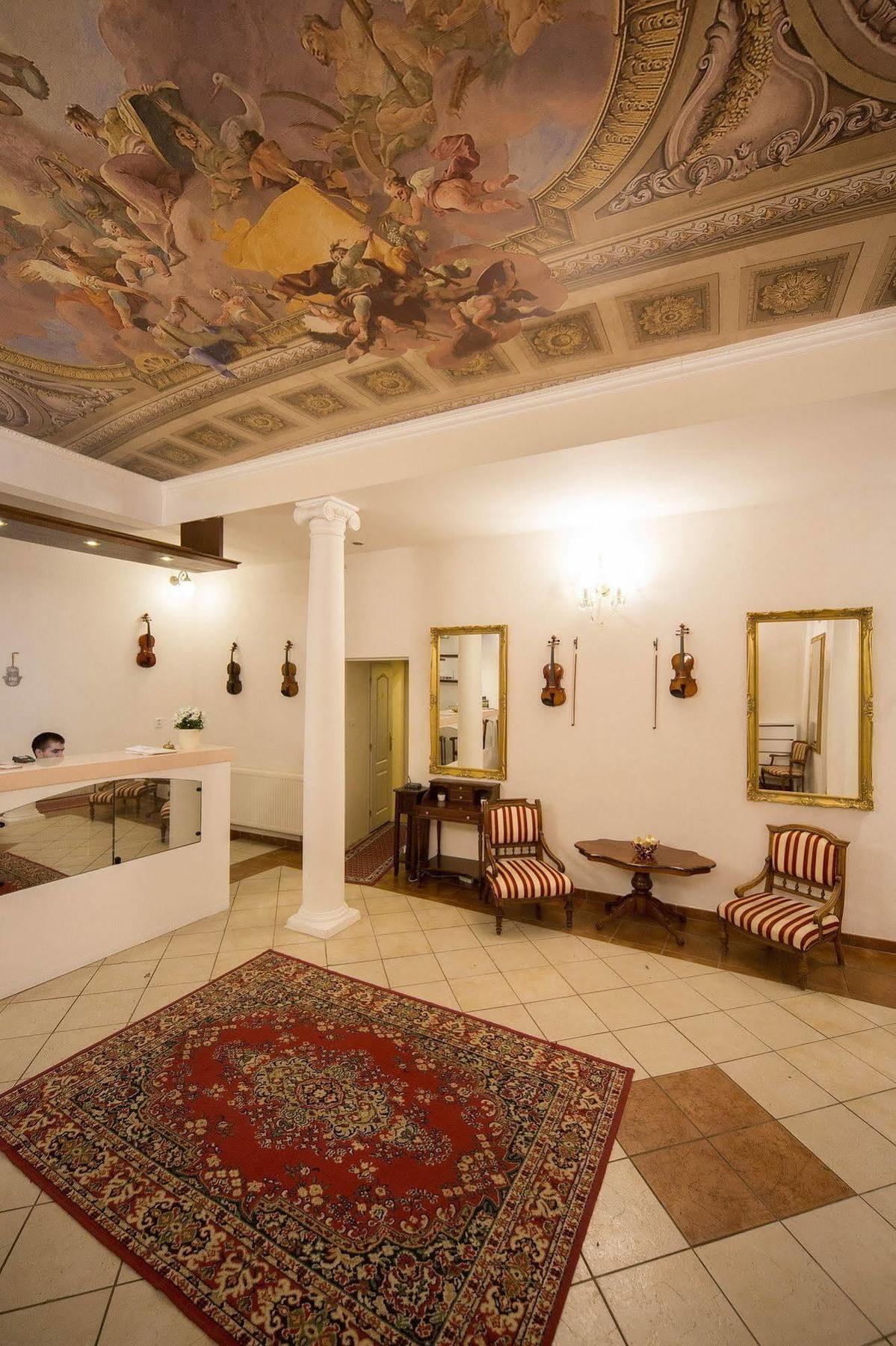 Hotel Donatello ปราก ภายนอก รูปภาพ