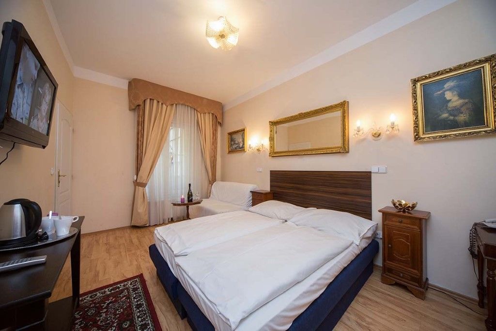 Hotel Donatello ปราก ภายนอก รูปภาพ